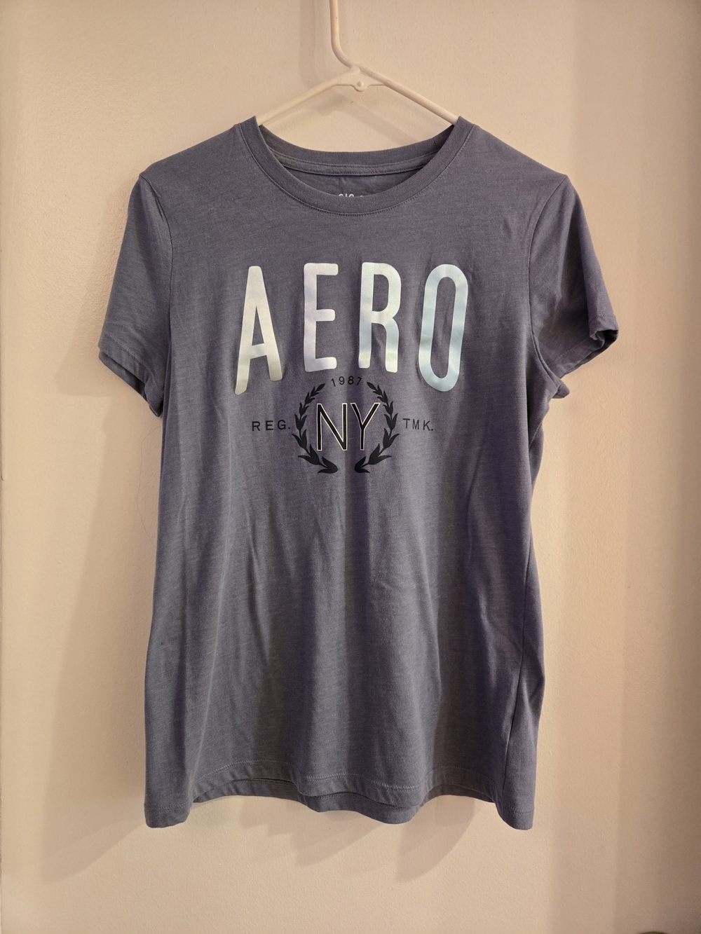 Aero Women's Short Sleeve Graphic Tee in Slate Blue